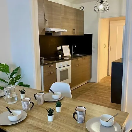Le Carmen - Terrace - Garage Apartment Nimes